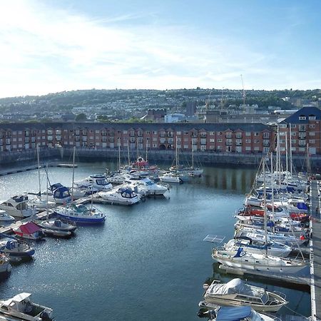 Elegant And Bright Seaside Apt In Swansea Marina Экстерьер фото